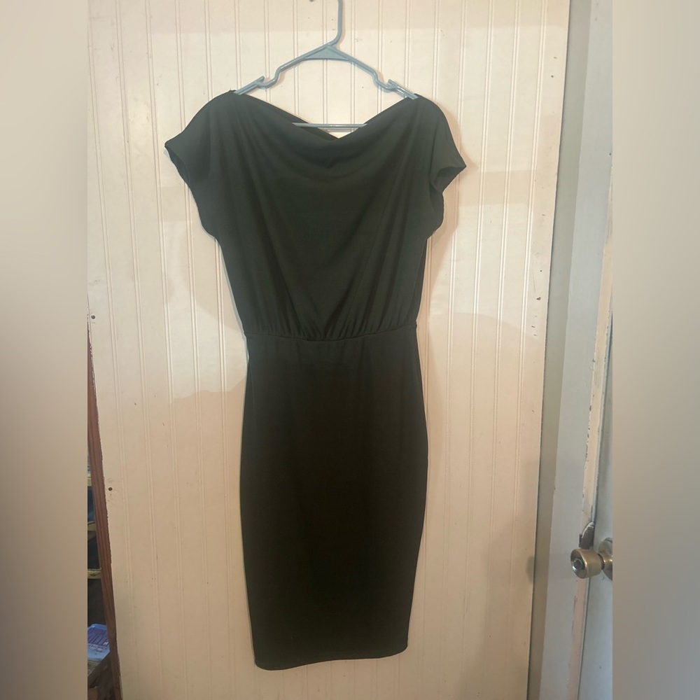 Fantasia Chic Olive Green Midi Dress Rayon, Polyester Bend